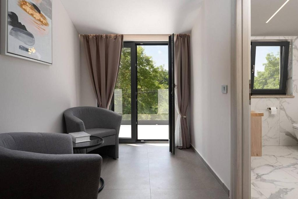 Elegantes modernes Haus -Tinjan, Istrien