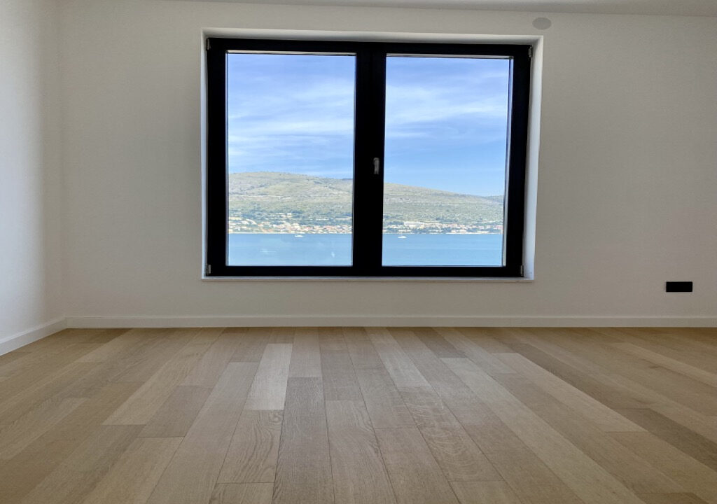 Neue moderne Villa auf Ciovo, nahe am Meer