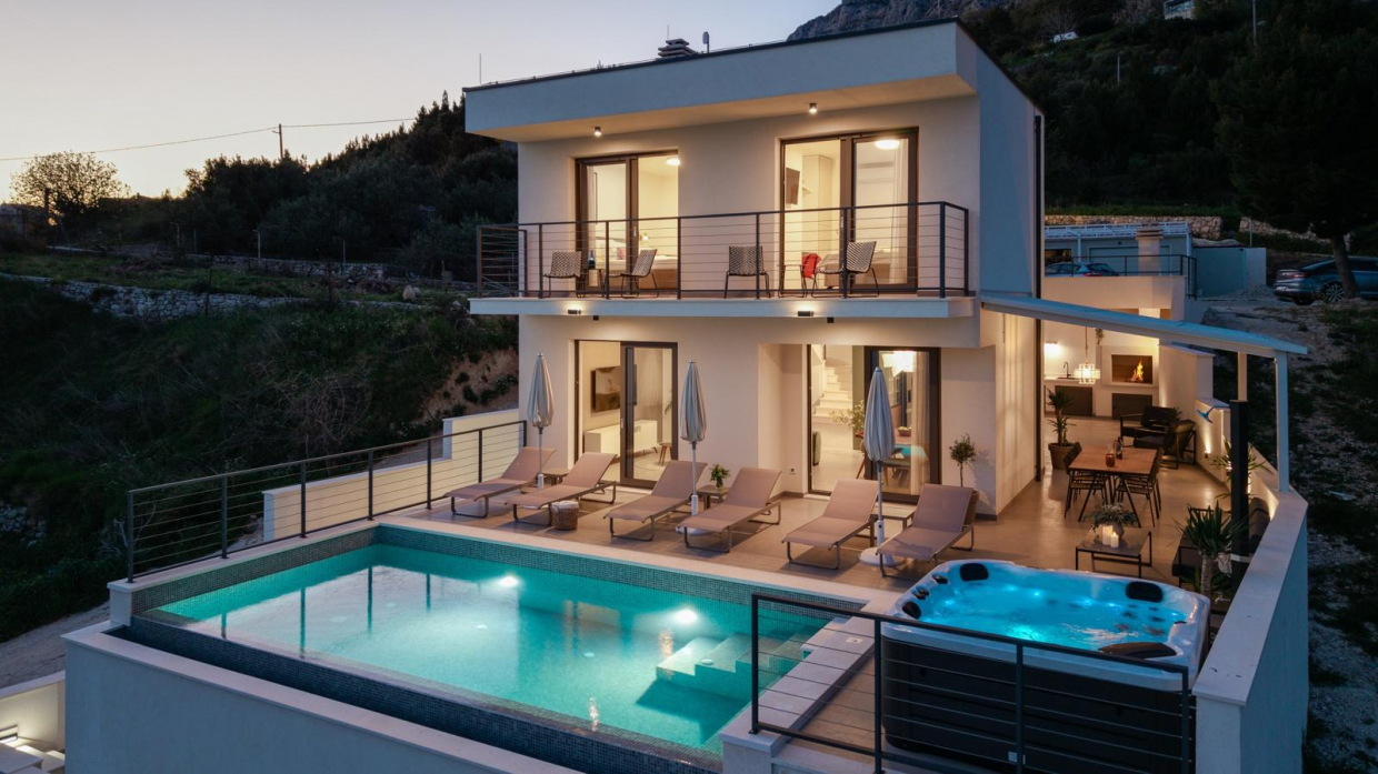 Neue Villa mit Meerblick in Omiš