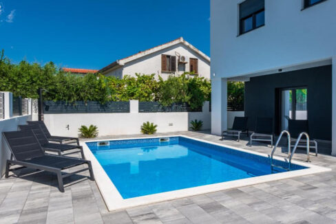 Modernes Haus in Vrsi