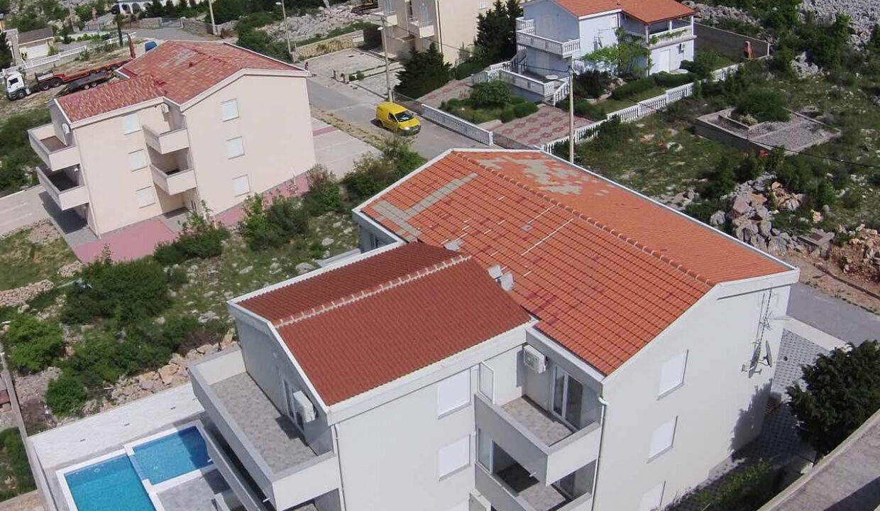 Appartementhaus mit Meerblick in Cesarica