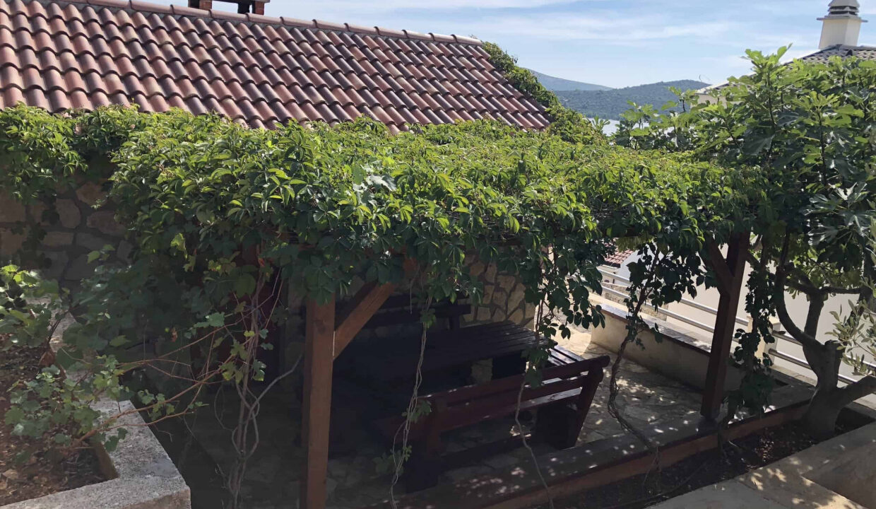 Haus mit Meerblick in der Nähe von Sibenik