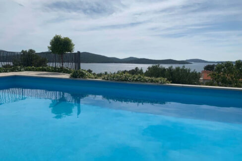 Haus mit Meerblick in der Nähe von Sibenik