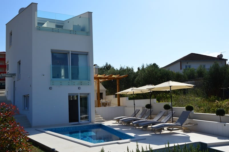 Haus mit Meerblick in Okrug Gornji